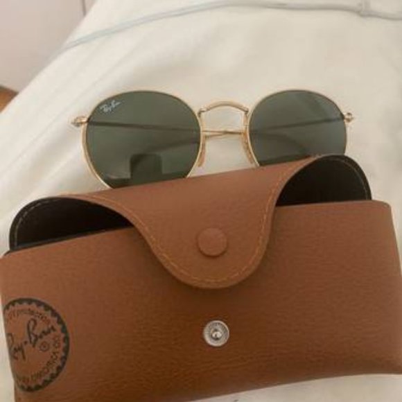 Selling my Authentic Round Ray Ban sunglasses - Picture 1 of 2